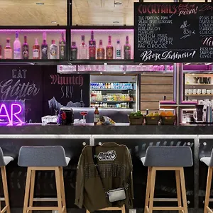 Moxy Ostbahnhof Hotel Munich
