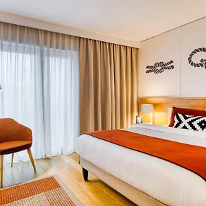 Citadines Michel Apartahotel